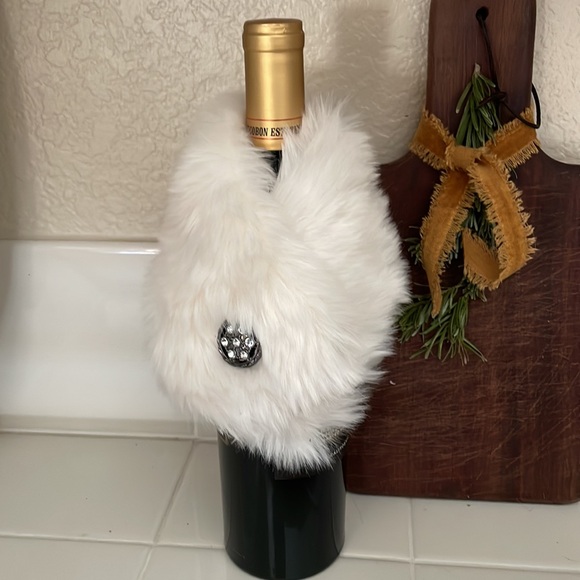 Faux Fur Wine Decor - Picture 2 of 3